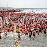 Нидерланды предлагают отметить Новый год прыжком в воду