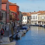 Жители Венеции выступили против засилья города туристами