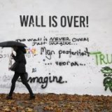 Стену Джона Леннона в Праге закрасили