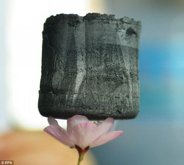 kitaiskimi uchenymi sozdan samyi legkii v mire tverdyi material Китайскими учеными создан самый легкий в мире твердый материал