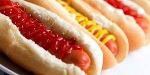 Ikea prekratila prodavat hot dogi so svininoi Ikea прекратила продавать хот доги со свининой