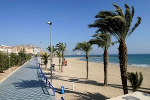 ispaniya otkryla plyajnyi sezon Испания открыла пляжный сезон