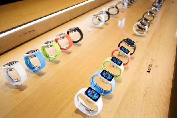 Apple prodala za sutki okolo milliona Apple Watch Apple продала за сутки около миллиона Apple Watch