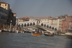 glavnyi most venecii zakrylsya na rekonstrukciyu Главный мост Венеции закрылся на реконструкцию