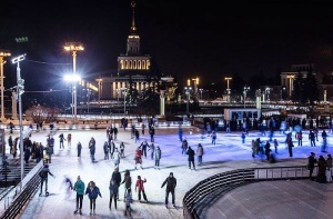 pervye katki otkroyutsya v moskve uje v seredine noyabrya Первые катки откроются в Москве уже в середине ноября