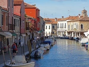 jiteli venecii vystupili protiv zasilya goroda turistami Жители Венеции выступили против засилья города туристами