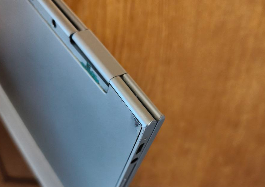 korally jara rossiiskii smartfon kak ya sobral samoe neojidannoe rabochee mesto 4 Кораллы, жара, российский смартфон: как я собрал самое неожиданное рабочее место