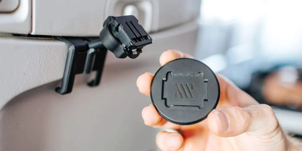 Mechanism vypustila adapter dlya krepleniya Steam Deck ili Switch 2 k otkidnomu stoliku v samolyote 3 Mechanism выпустила адаптер для крепления Steam Deck или Switch 2 к откидному столику в самолёте