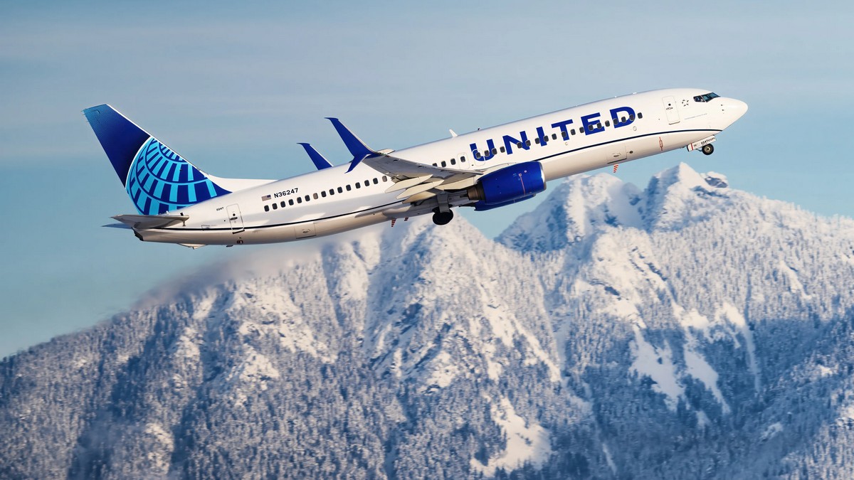 United Airlines budet banit passajirov proslushivayushih kontent bez naushnikov United Airlines будет банить пассажиров, прослушивающих контент без наушников