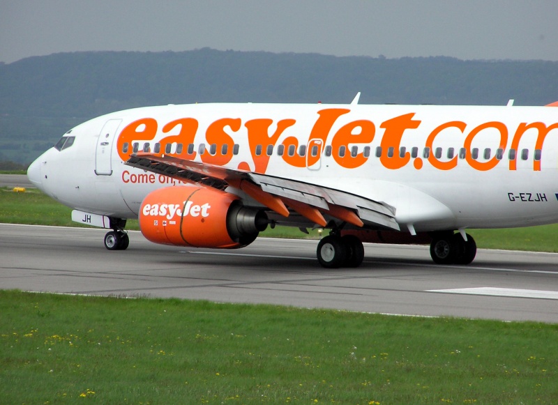 EasyJet zabyl vzyat na reis 29 passajirov EasyJet забыл взять на рейс 29 пассажиров