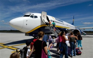 Ryanair obyavil voinu chemodanam Ryanair объявил войну чемоданам