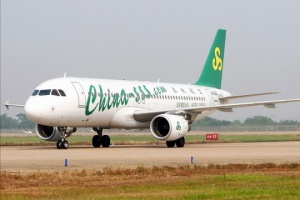 Spring Airlines vidit v kachestve styuardess zamujnih materei Spring Airlines видит в качестве стюардесс замужних матерей