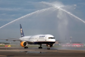 aviakompaniya Icelandair ustanovila novyi rekord po passajiropotoku Авиакомпания Icelandair установила новый рекорд по пассажиропотоку