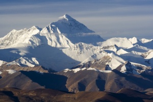 nepal zapretit turistam spuskatsya s everesta bez musora Непал запретит туристам спускаться с Эвереста без мусора