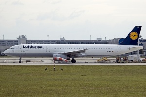 piloty Lufthansa anonsirovali trehdnevnuyu zabastovku Пилоты Lufthansa анонсировали трехдневную забастовку