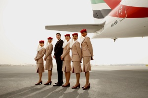 skolko zarabatyvayut styuardy i styuardessy Emirates Сколько зарабатывают стюарды и стюардессы Emirates