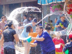 tailand otmetit songkran Таиланд отметит Сонгкран