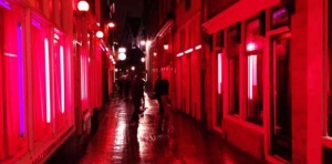 v rime i milane mogut poyavitsya kvartaly krasnyh fonarei В Риме и Милане могут появиться кварталы красных фонарей