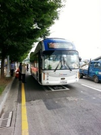 v yujnoi koree testiruyut elektricheskuyu dorogu dlya gorodskih avtobusov В Южной Корее тестируют электрическую дорогу для городских автобусов