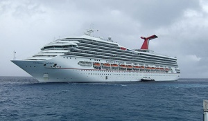 veter unes Carnival Triumph v otkrytoe more Ветер унес Carnival Triumph в открытое море