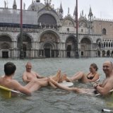 Под водой оказалось три четверти Венеции