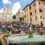 В Риме открыли после реставрации знаменитую Испанскую лестницу