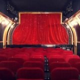 В Париже открылся театр на барже