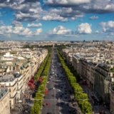 Автобусы-беспилотники разъезжают по Парижу