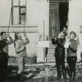 Запуск мыльных пузырей, 1916 год