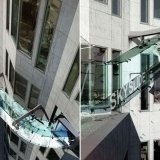 На крыше небоскреба в Лос-Анджелесе открылся стеклянный аттракцион