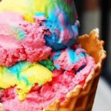 В Бланесе появилось мороженое, которое меняет цвет