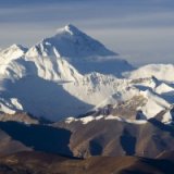 Непал запретит туристам спускаться с Эвереста без мусора