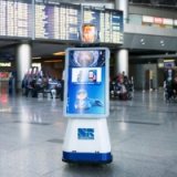 Пассажирам Внуково помогает говорящий робот «Леночка»