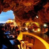 Пещера в Испании превратилась в клуб