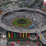 В Шанхае построили гигантский круглый пешеходный переход
