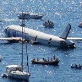 В Турции затопили самолет для привлечения туристов