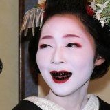 Почему в Японии ежедневно чернили зубы на протяжении множества веков?