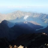 Извержение вулкана в Индонезии стало причиной массовой эвакуации туристов