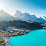 Из-за землетрясения в Непале запрещены восхождения на Эверест