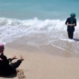 На пляжи и в отели Египта не будут пускать женщин в хиджабах