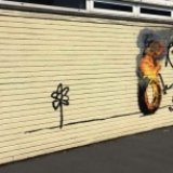 Бэнкси нарисовал граффити на стене школы в родном городе