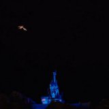 Огнедышащий дракон пролетел над Disney World во Флориде