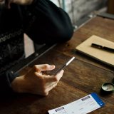 ЖД- и авиабилеты при покупке с iPhone могут быть на 5-7% дороже