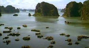 ha long 300x164 Бухта Ха Лонг. Удивительный мир островов